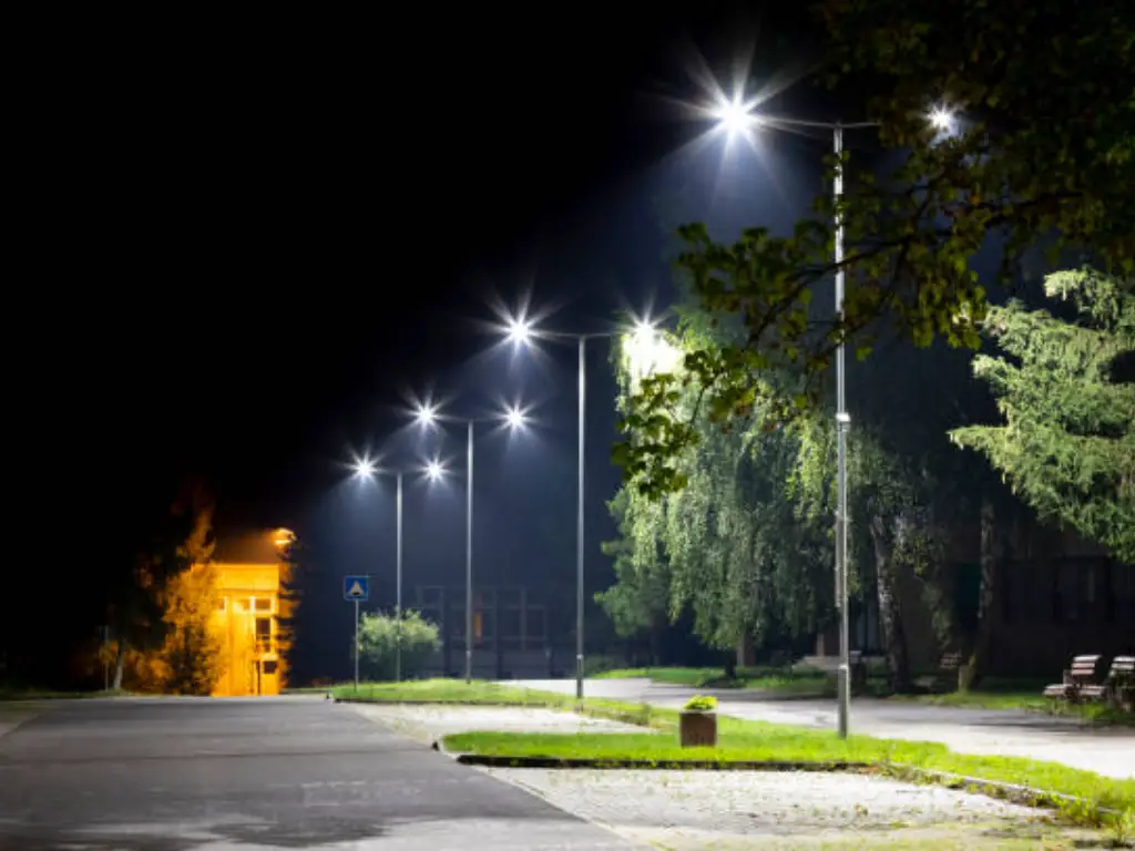 design moderno dell'illuminazione stradale