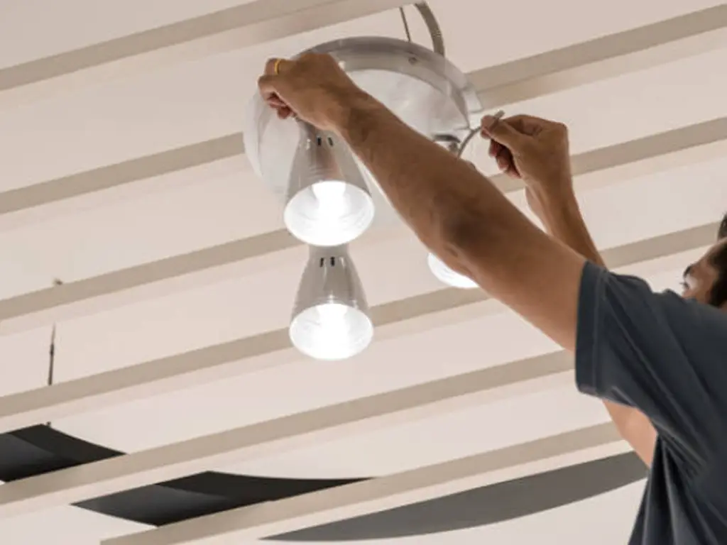 Materiales y óptica de los LED